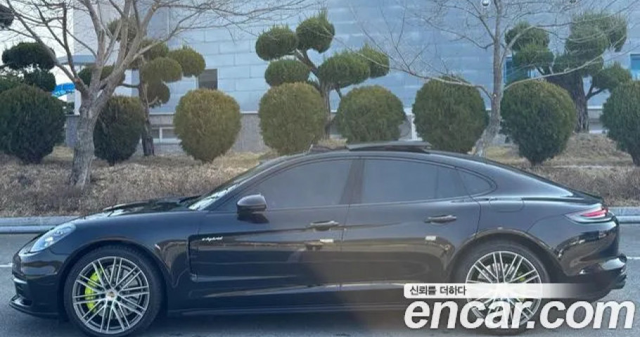 Porsche Panamera 