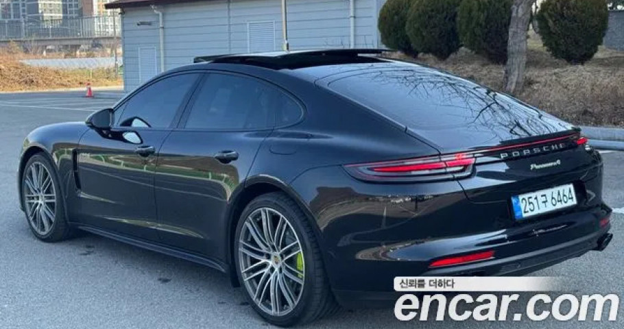 Porsche Panamera 