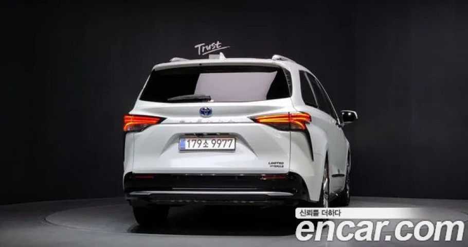 Toyota Sienna 