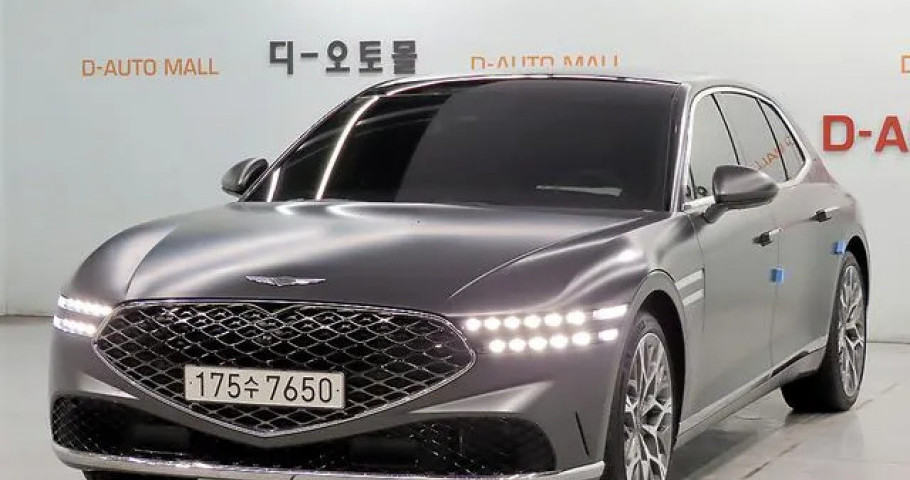Genesis G90 