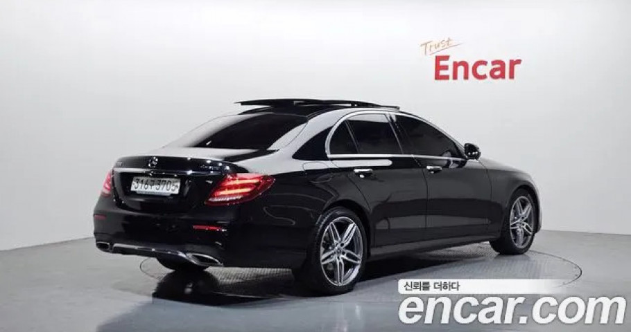 Mercedes-Benz E-Class 
