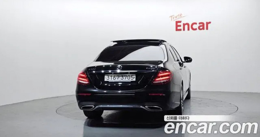 Mercedes-Benz E-Class 