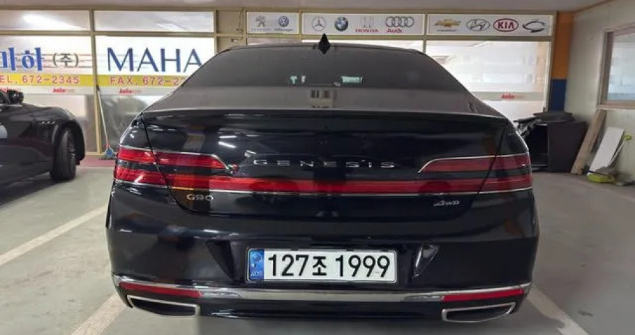 Genesis G90 
