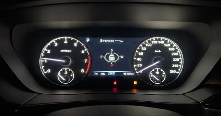 Genesis G90 