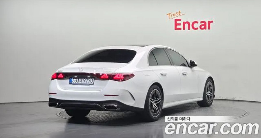 Mercedes-Benz E-Class 