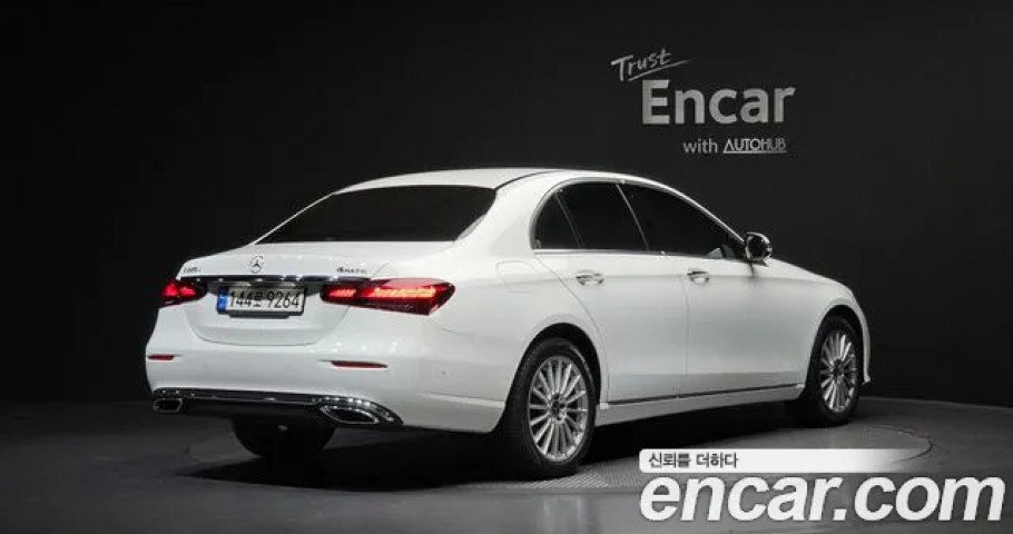 Mercedes-Benz E-Class 