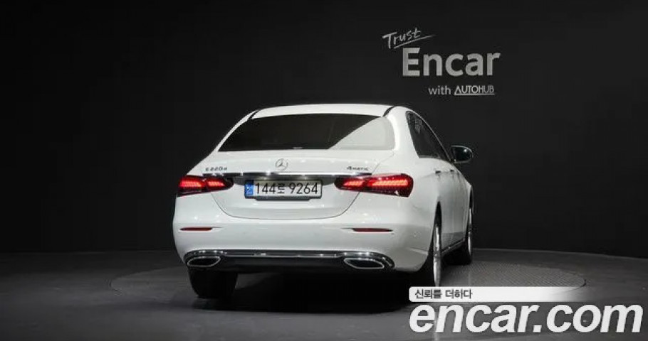 Mercedes-Benz E-Class 