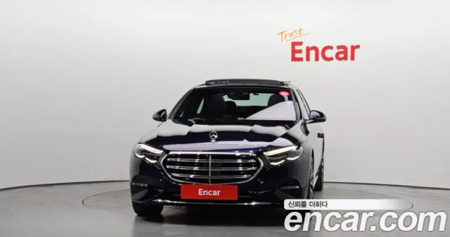 Mercedes-Benz E-Class 