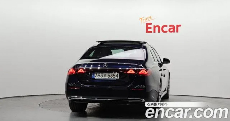 Mercedes-Benz E-Class 