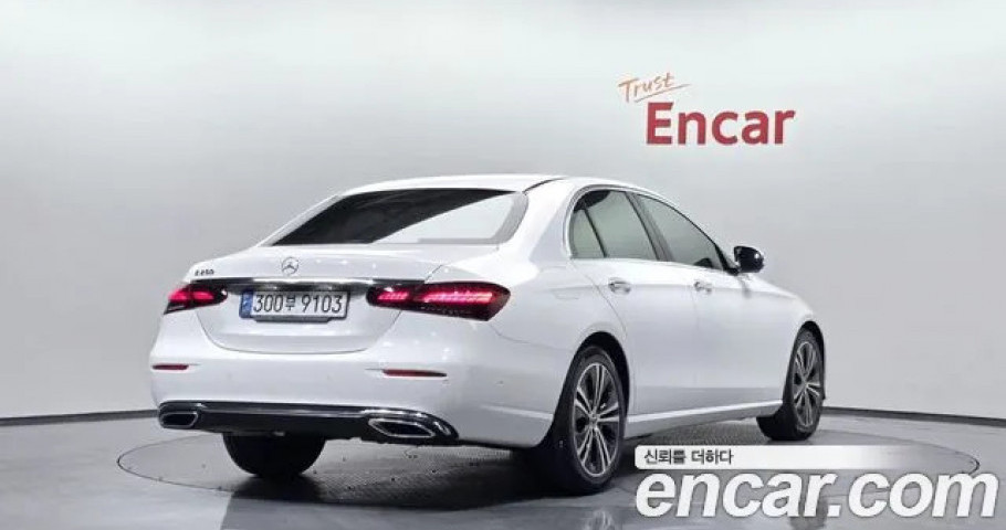 Mercedes-Benz E-Class 