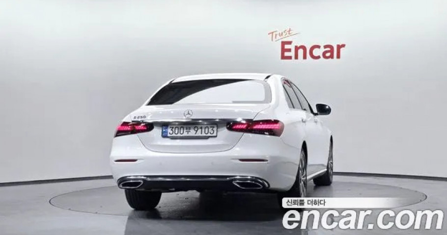 Mercedes-Benz E-Class 