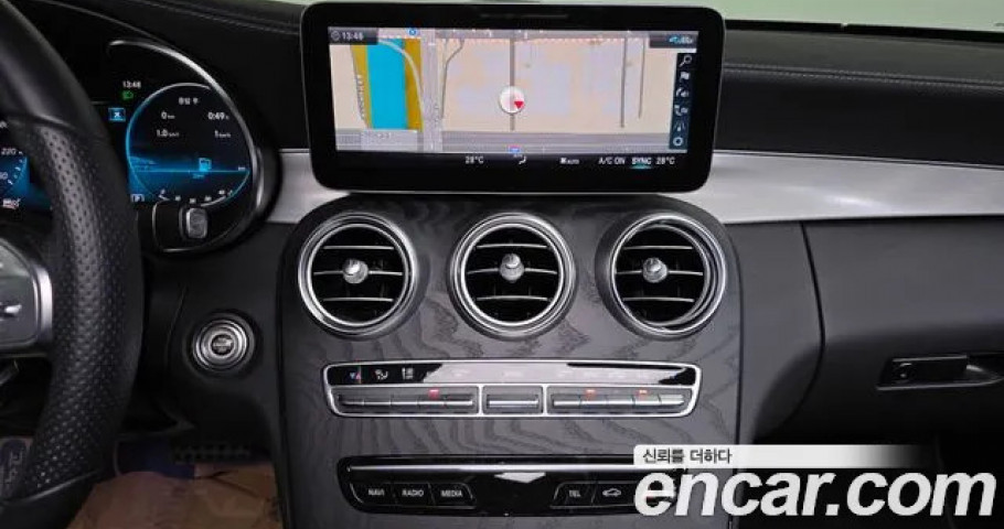 Mercedes-Benz C-Class 