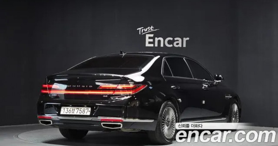 Genesis G90 
