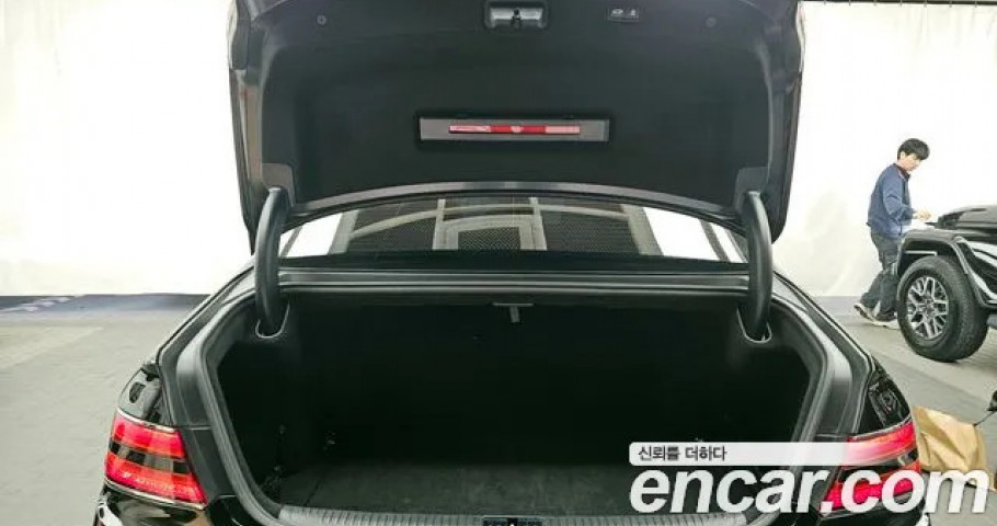 Genesis G90 