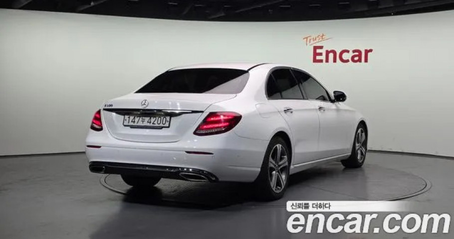 Mercedes-Benz E-Class 