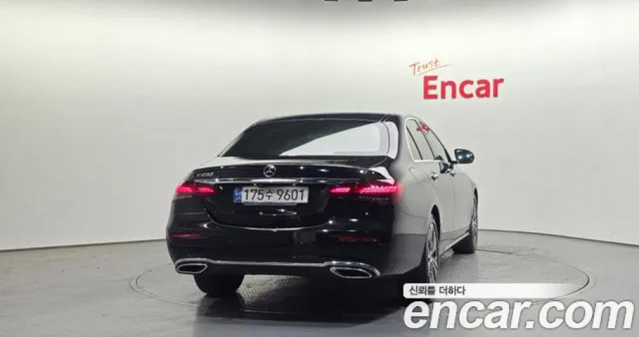 Mercedes-Benz E-Class 