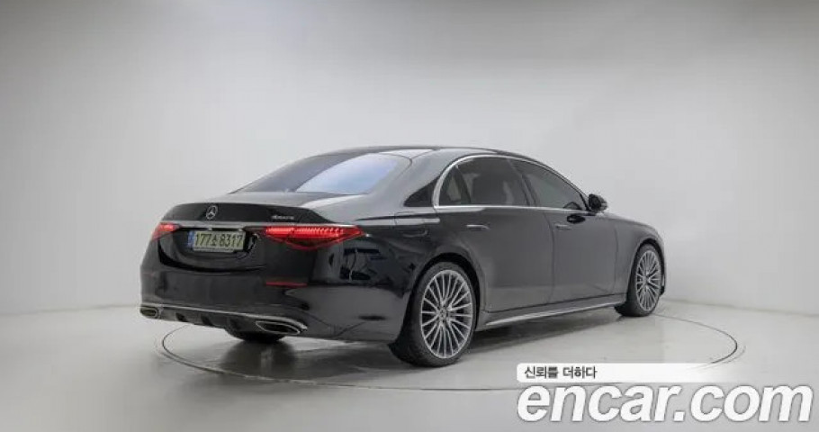 Mercedes-Benz S-Class 