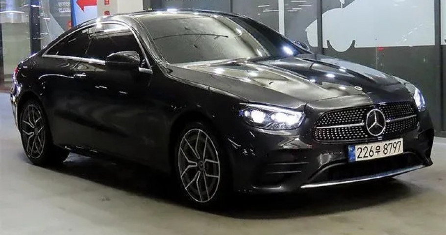 Mercedes-Benz E-Class 