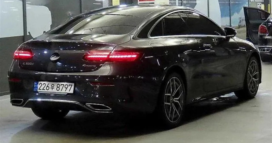 Mercedes-Benz E-Class 