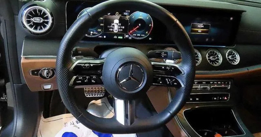 Mercedes-Benz E-Class 