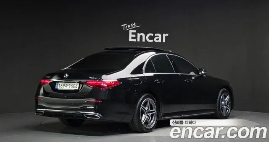 Mercedes-Benz S-Class 