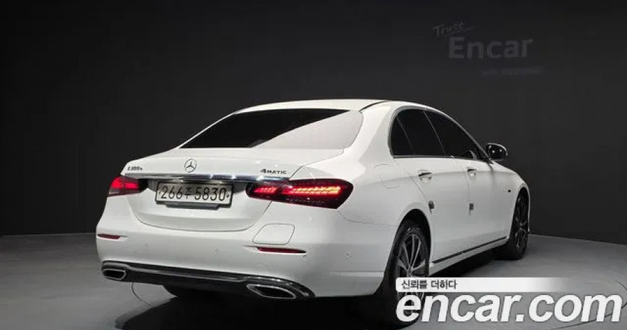 Mercedes-Benz E-Class 