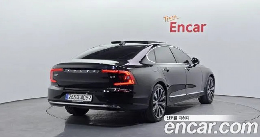 Volvo S90 