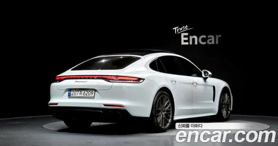 Porsche Panamera 