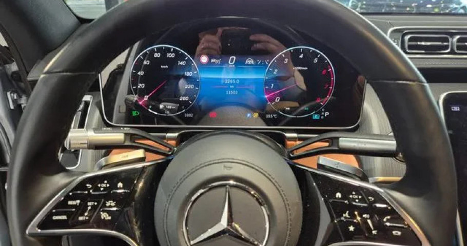 Mercedes-Benz S-Class 