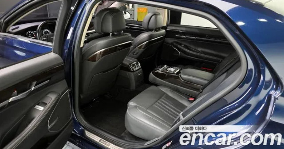 Genesis G90 