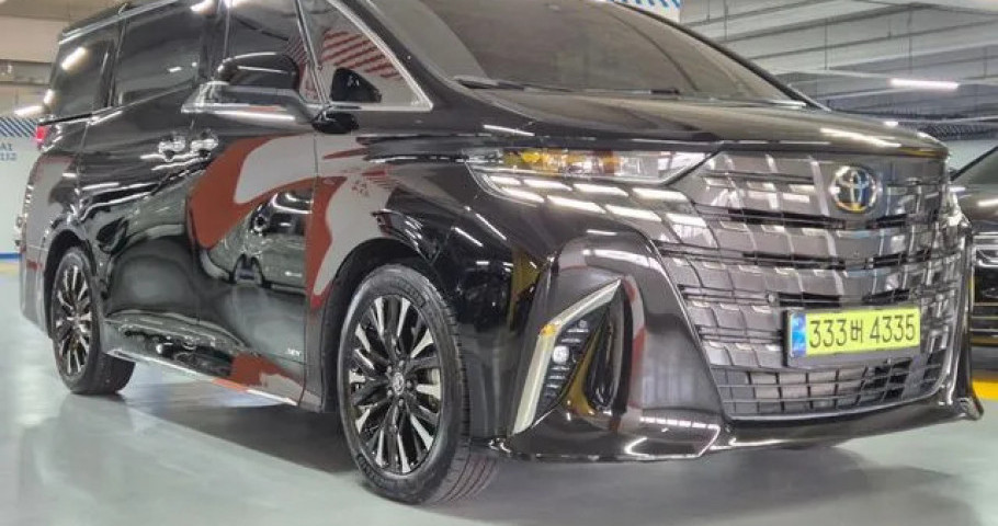 Toyota Alphard 