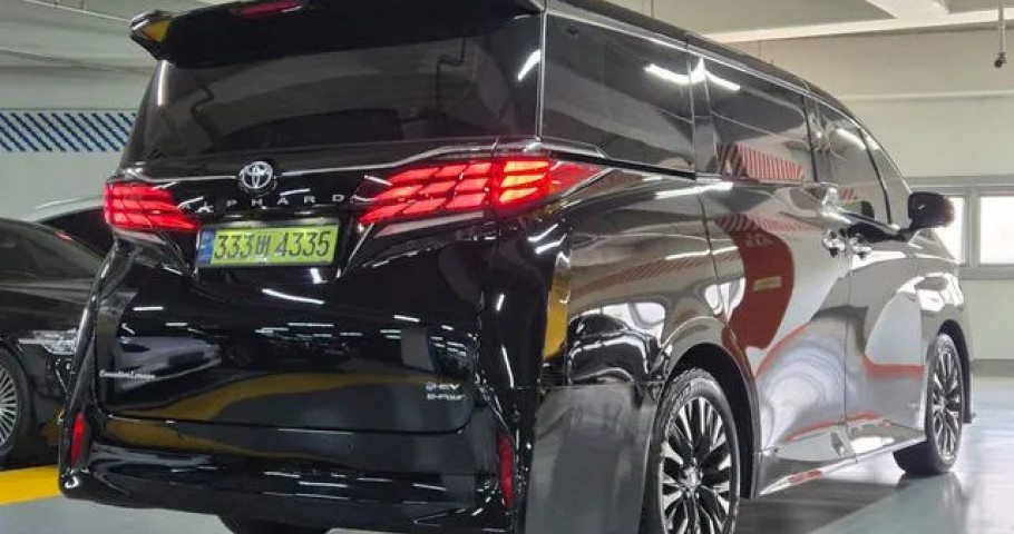 Toyota Alphard 