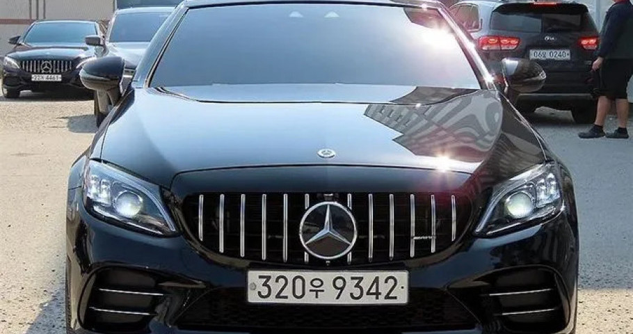 Mercedes-Benz C-Class 