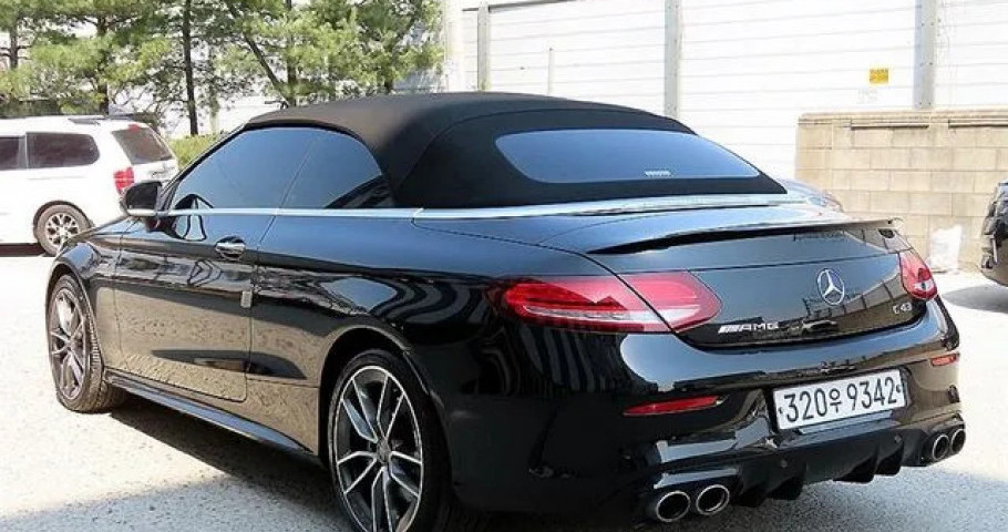 Mercedes-Benz C-Class 