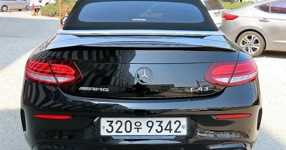 Mercedes-Benz C-Class 