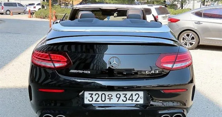 Mercedes-Benz C-Class 
