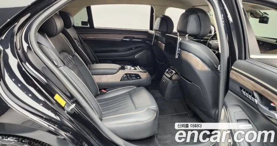 Genesis G90 