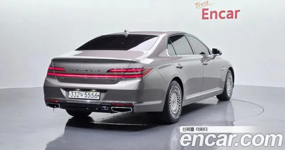 Genesis G90 