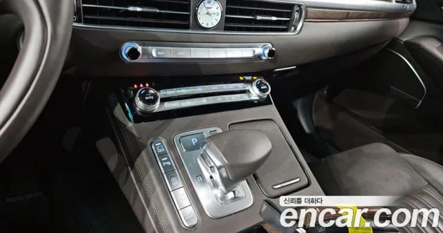 Genesis G90 
