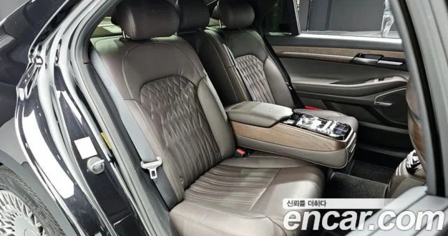 Genesis G90 