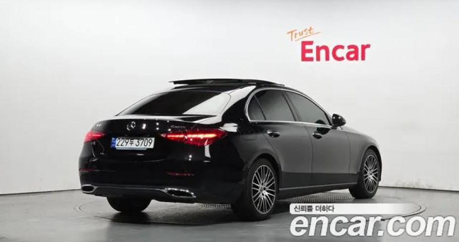 Mercedes-Benz C-Class 