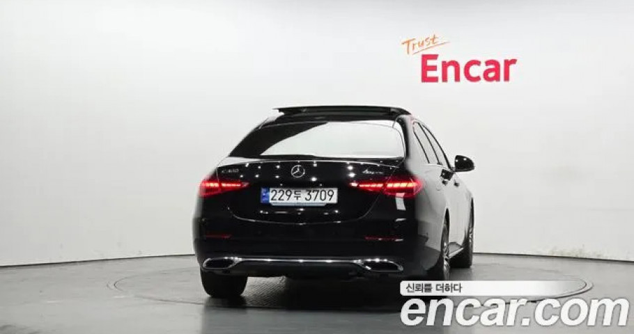 Mercedes-Benz C-Class 