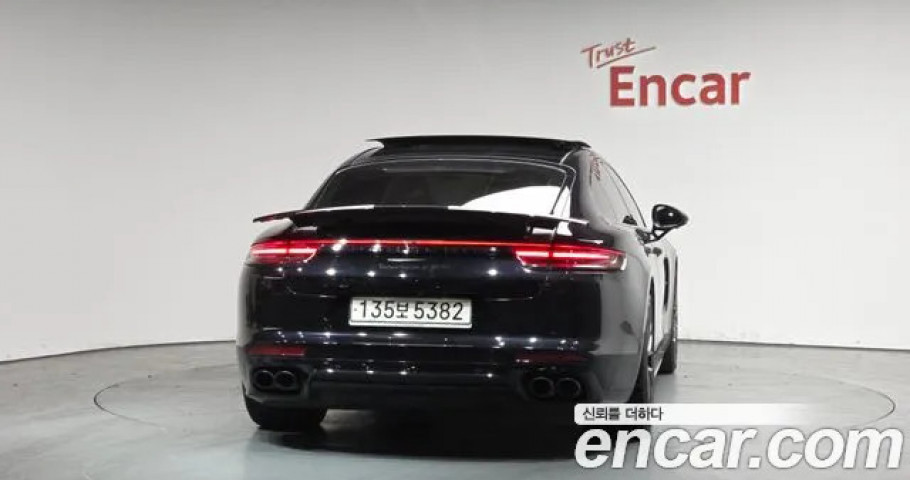 Porsche Panamera 