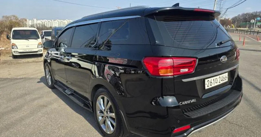 Kia Carnival 