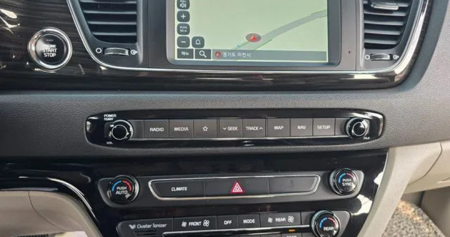 Kia Carnival 