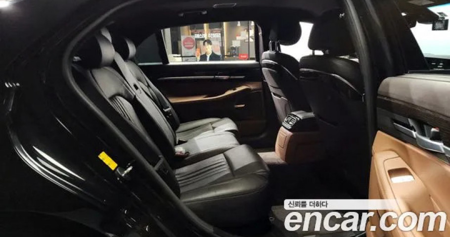 Genesis G90 