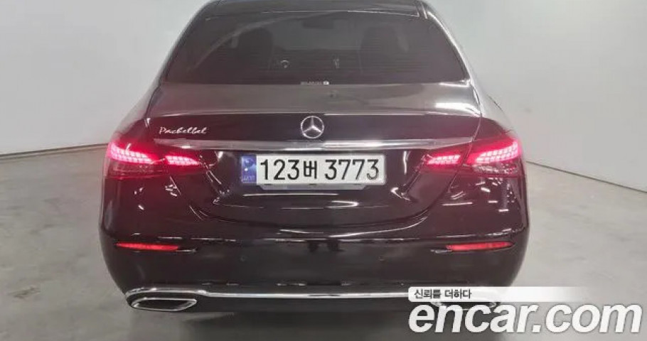 Mercedes-Benz E-Class 