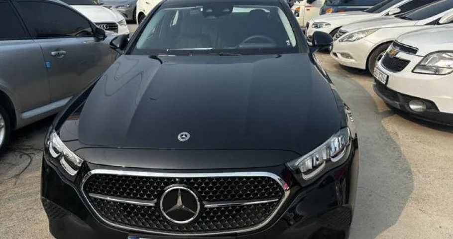 Mercedes-Benz E-Class 