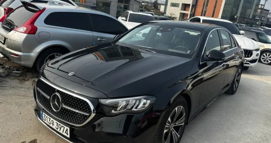 Mercedes-Benz E-Class 