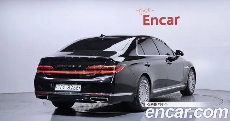 Genesis G90 